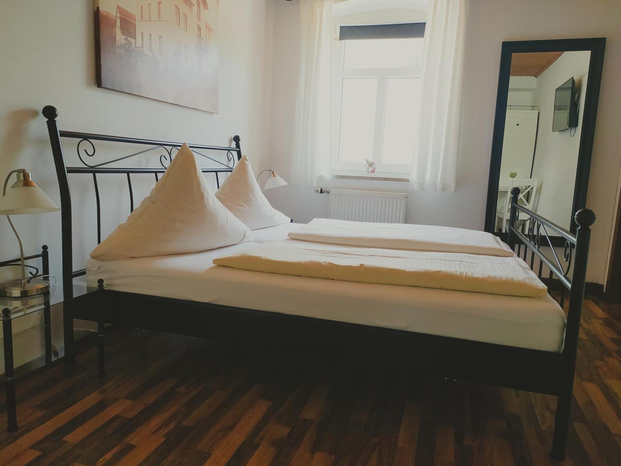 Dorfschaenke Deggendorf Hotel & Apartmenthaus Habitación foto